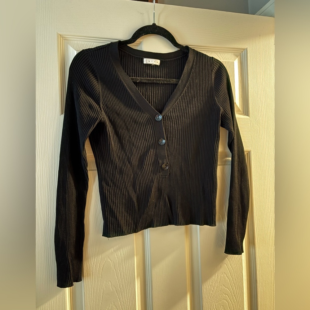 Leith Ribbed V Neck Top - Picture 3 of 5